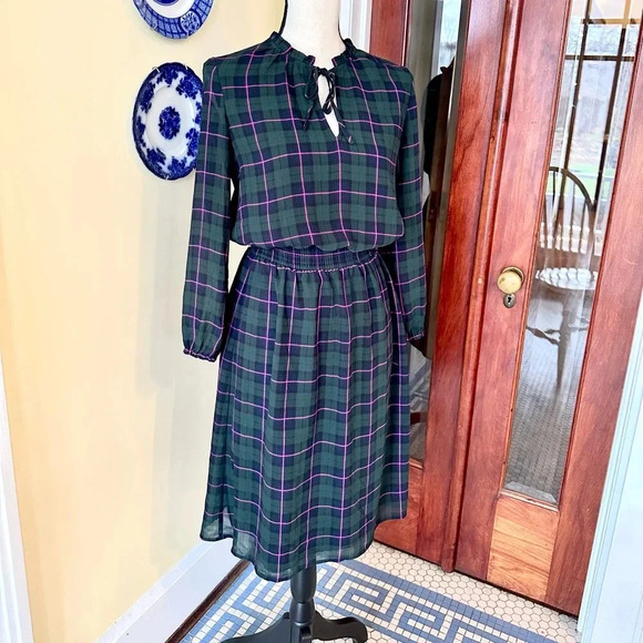 J. Crew Factory | Green & Pink Tartan Plaid Long Sleeve Dress w/Tie Neck - Picture 4 of 11